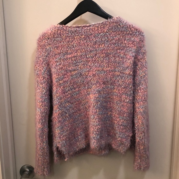 Fuzzy sweater - Picture 4 of 4